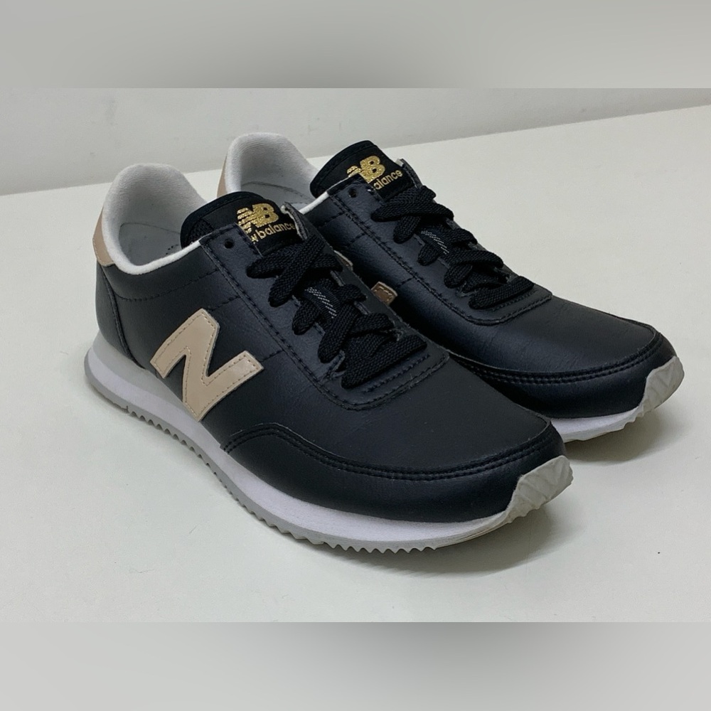 Women's 6.5 B New Balance 720 Classic Throwback Vintage Style Sneakers